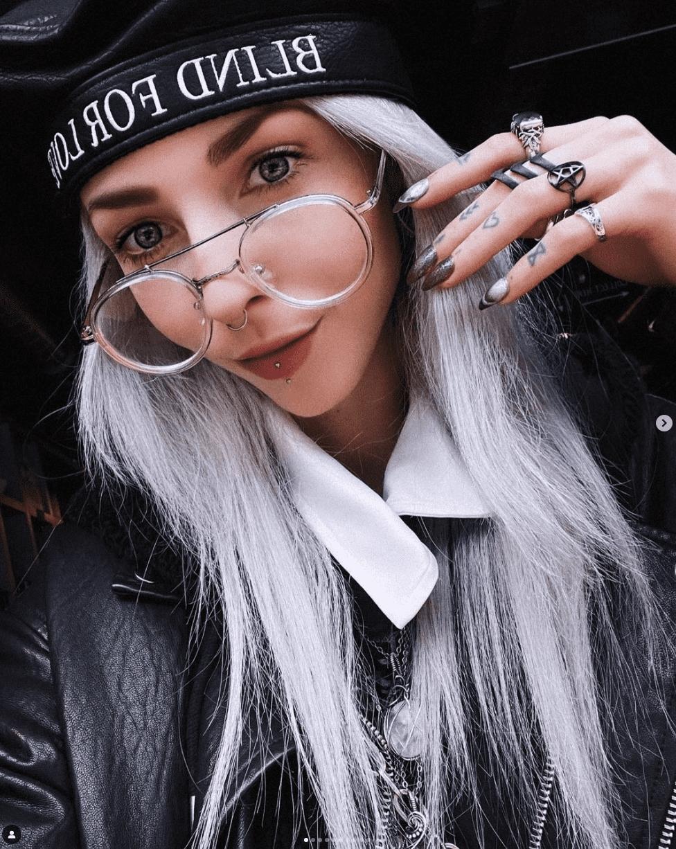 Kimiperi wearing Fresh and slay geek fashion fashion collection