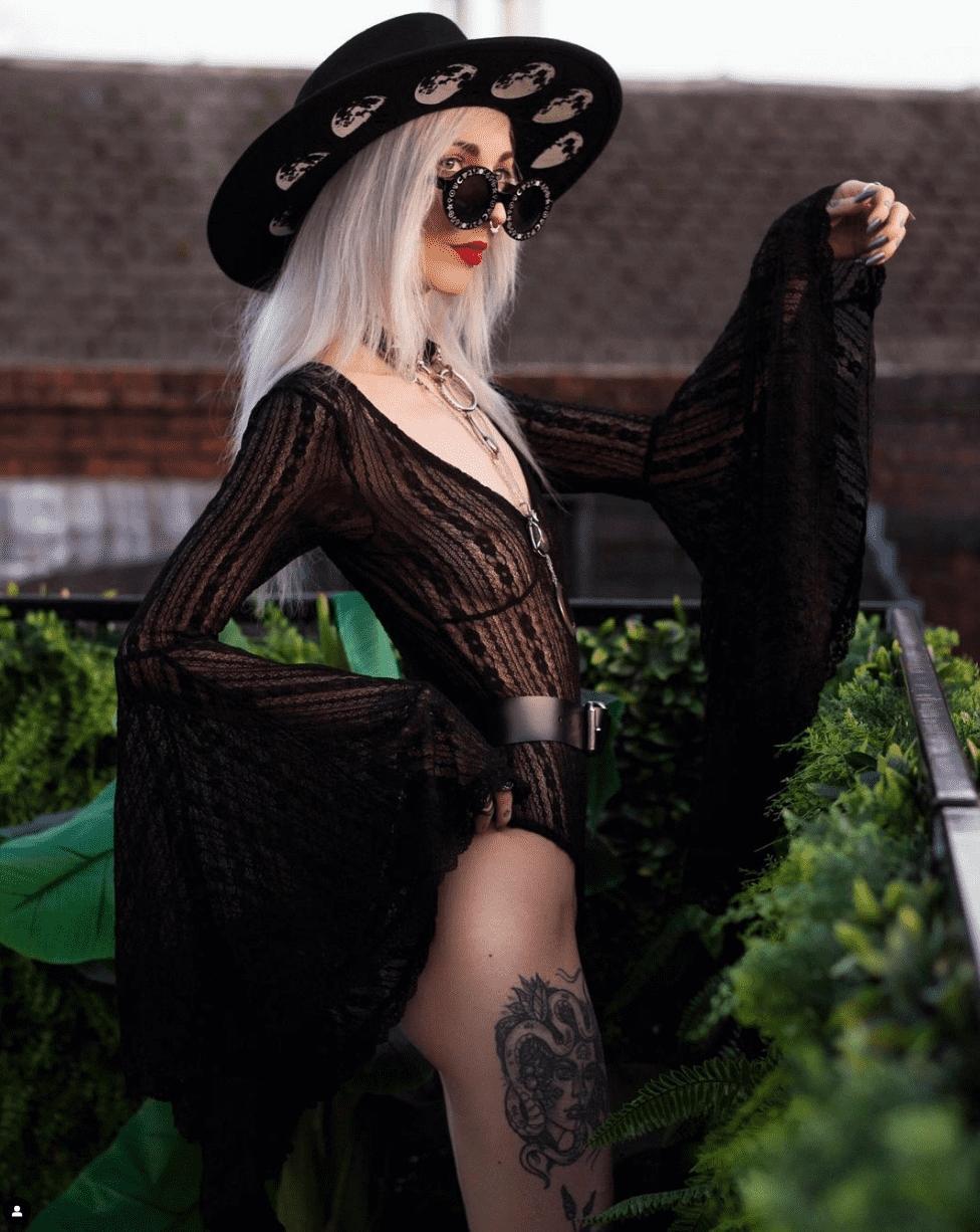 Kimiperi wearing Fit tumblr blog