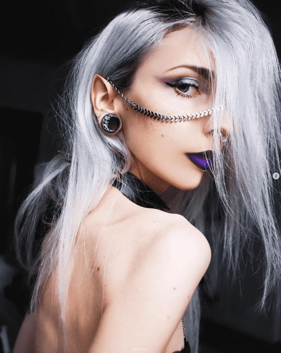 Kimiperi presents Whitehair instagram