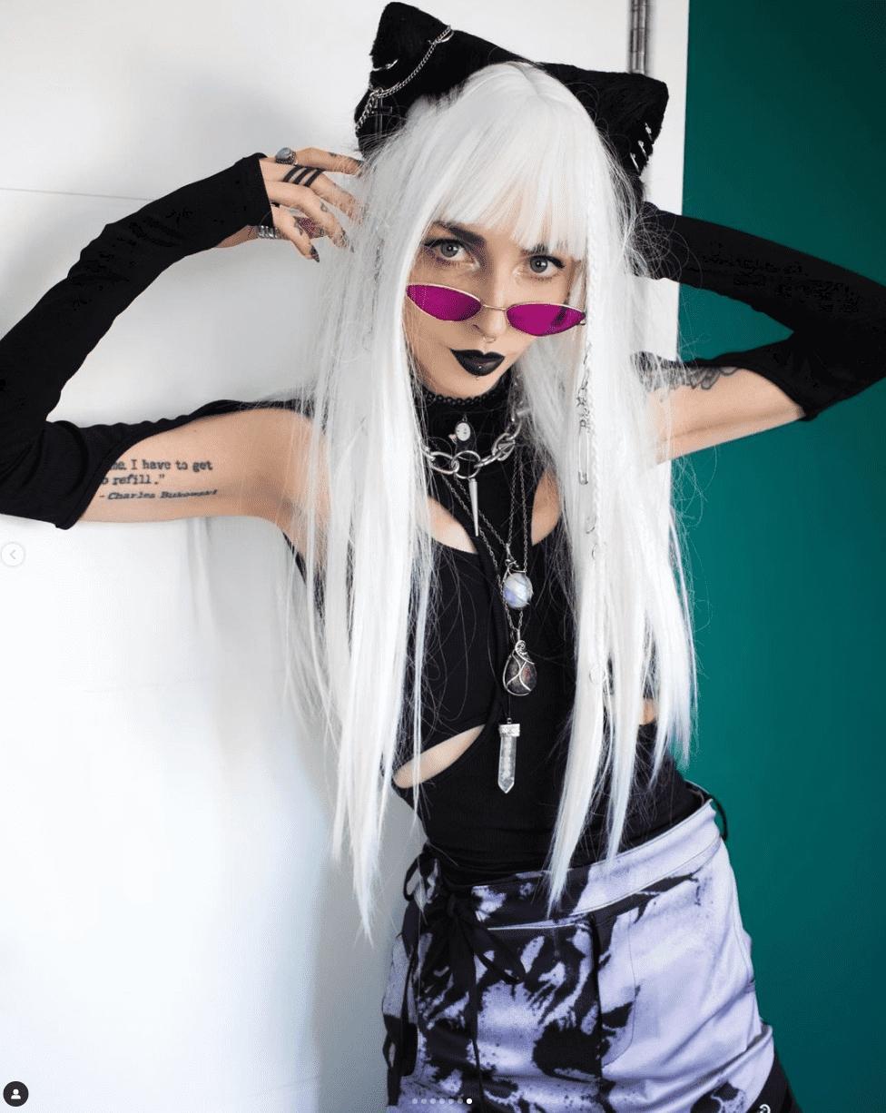 Kimiperi shows Fresh and slay geek fashion christoph