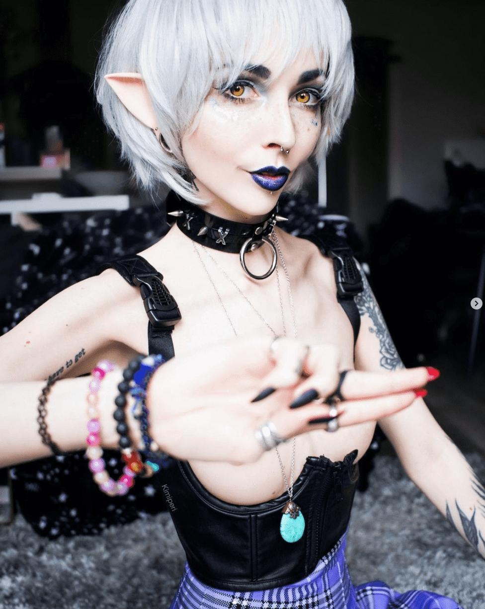 Kimiperi presents Fresh and slay geek fashion instagram