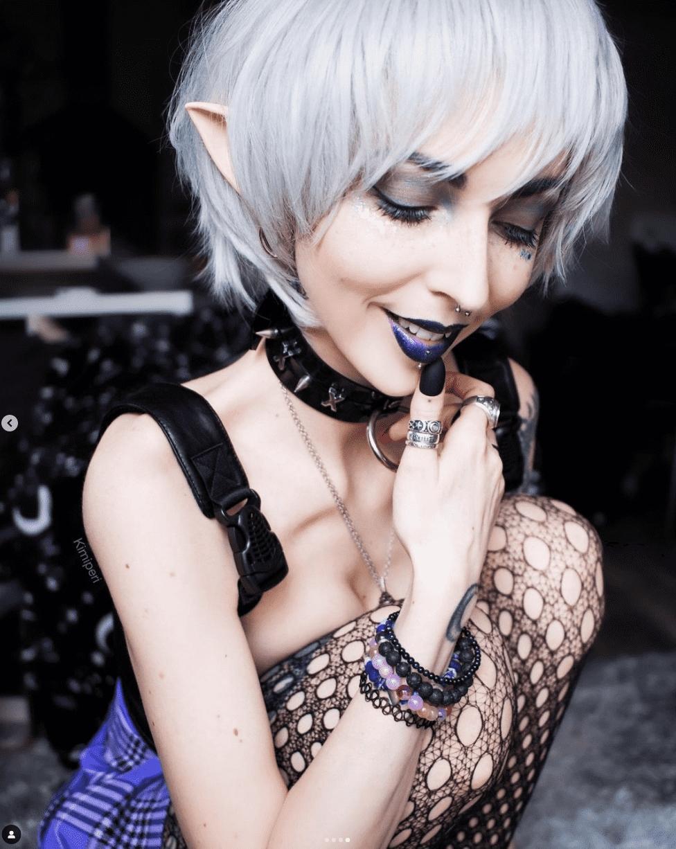 Kimiperi shows Whitehair christoph