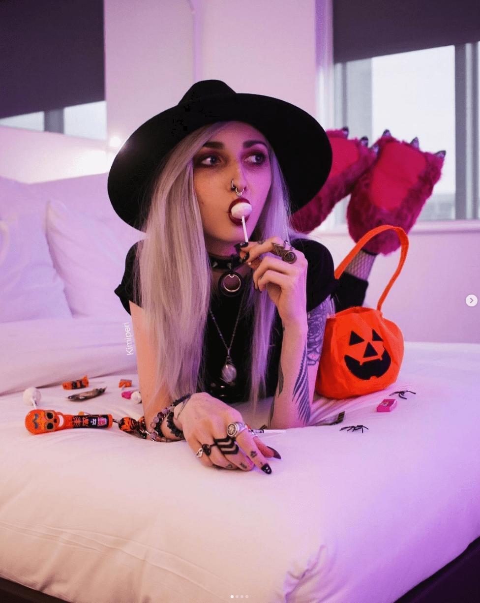 Kimiperi wearing Whitehair exclusively