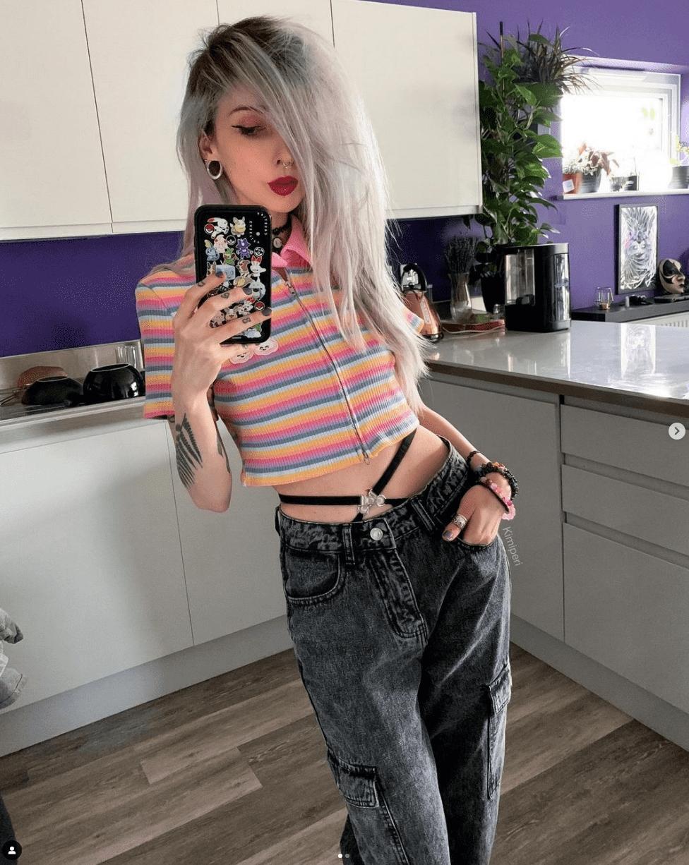 Kimiperi wearing Fit out and proudAlternative