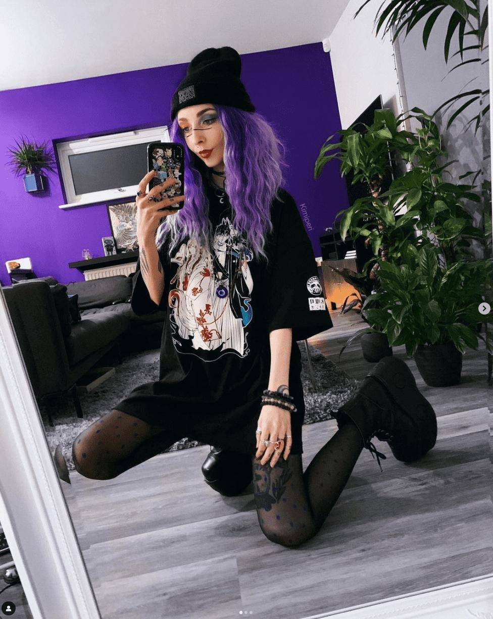 Kimiperi shows Whitehair instagram