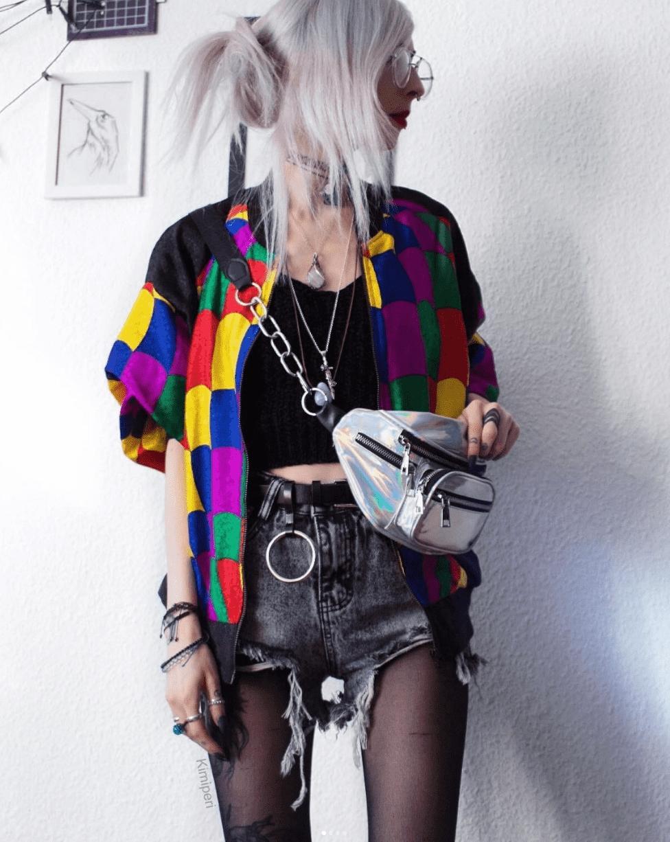 Kimiperi presents slim Waist out and proudAlternative