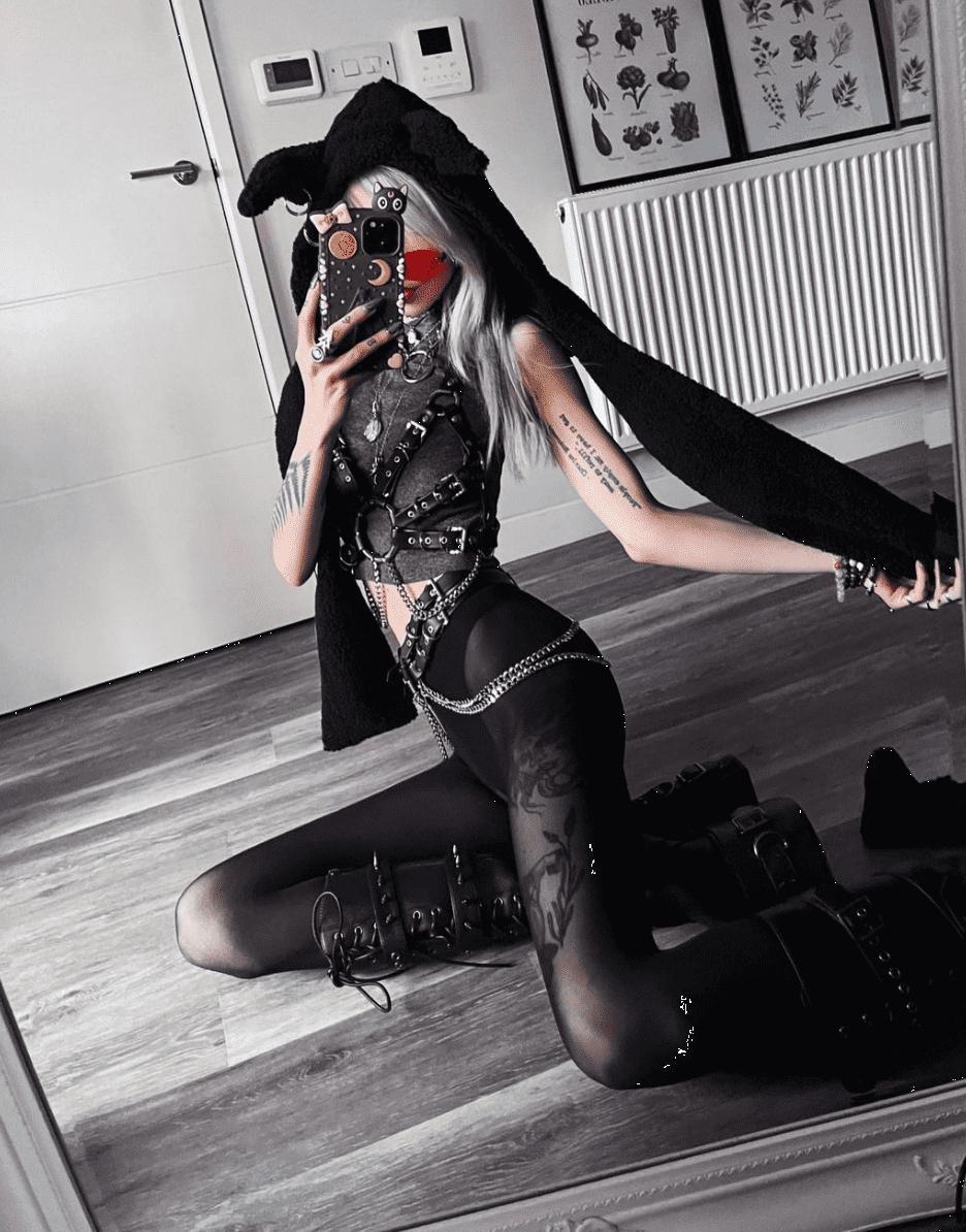 Kimiperi wearing Whitehair fashion collection