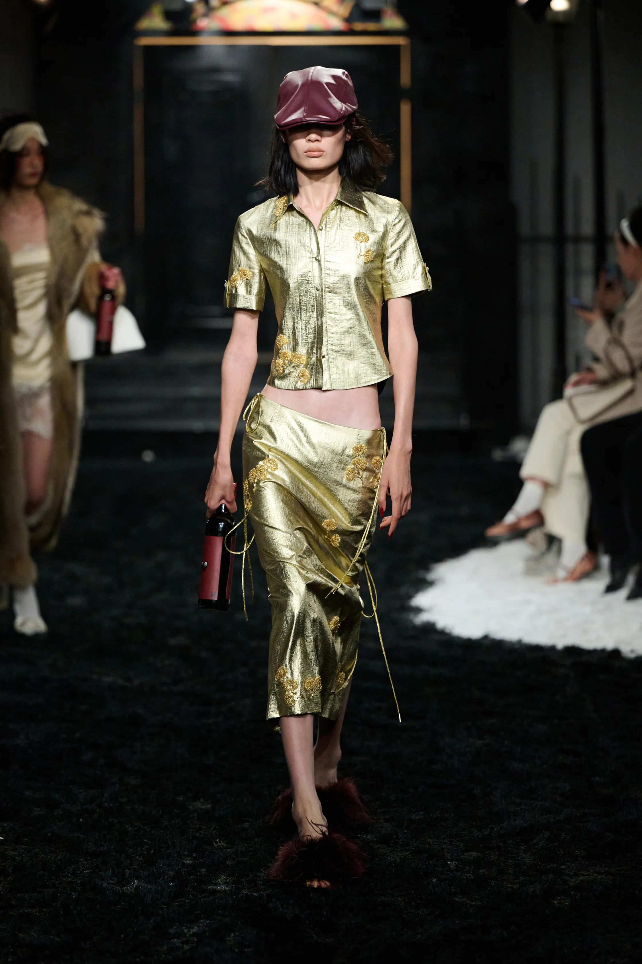 00004-markgong-fall-2024-ready-to-wear-shanghai-credit-brand.webp