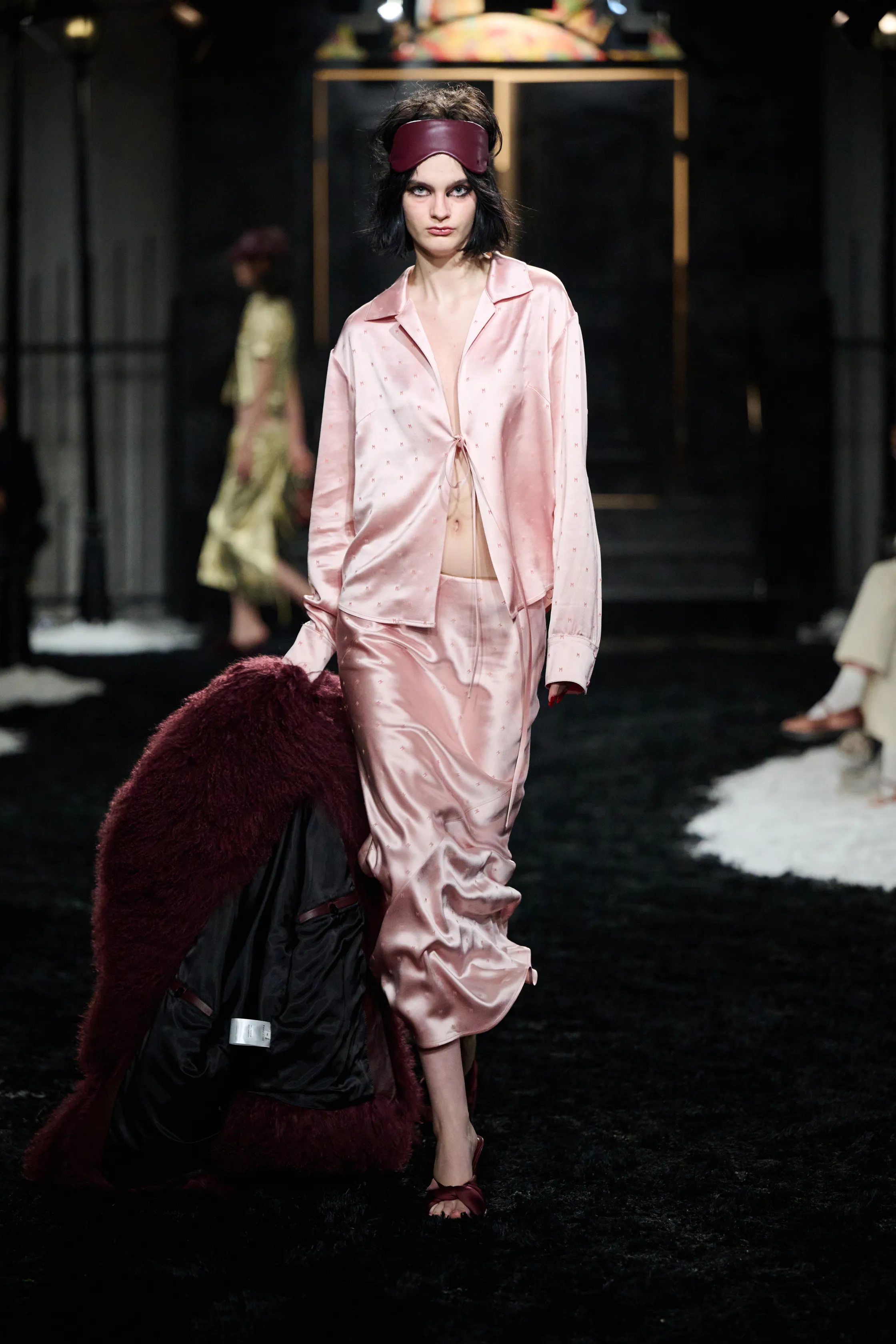 00008-markgong-fall-2024-ready-to-wear-shanghai-credit-brand.webp