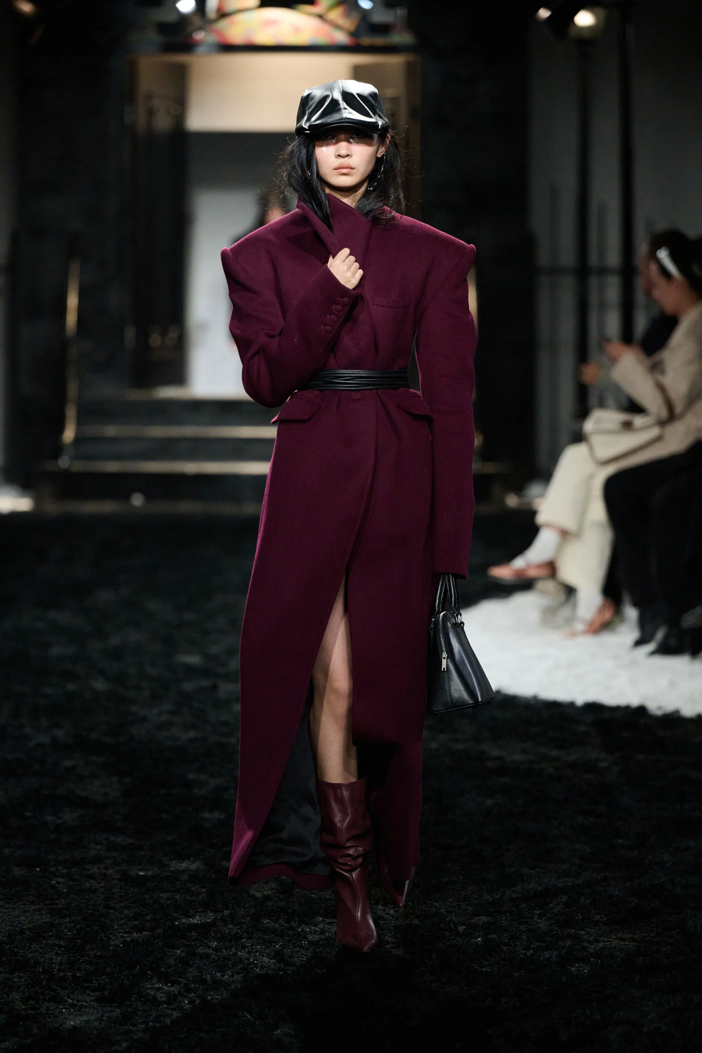 00035-markgong-fall-2024-ready-to-wear-shanghai-credit-brand.webp