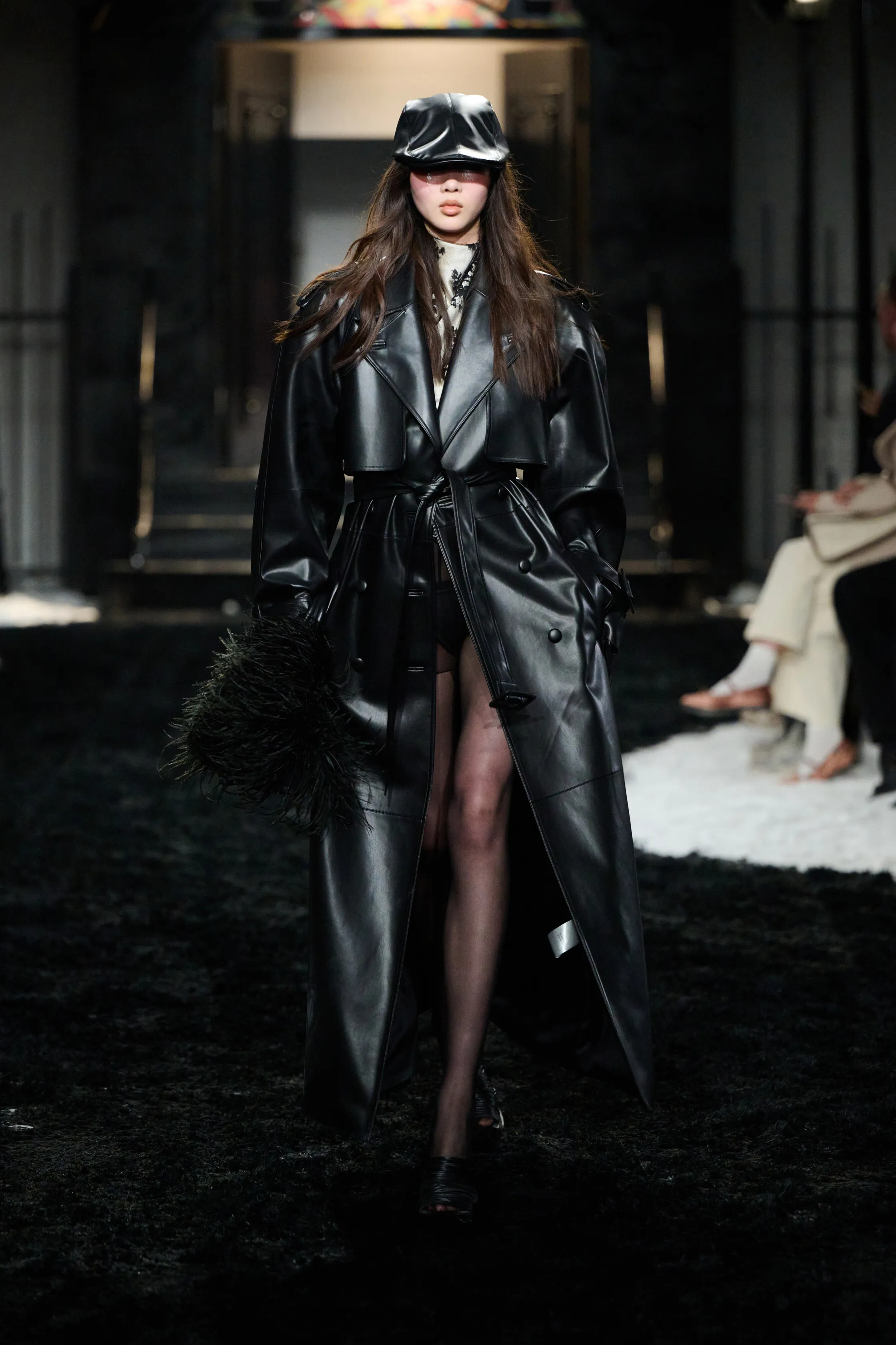 00038-markgong-fall-2024-ready-to-wear-shanghai-credit-brand.webp